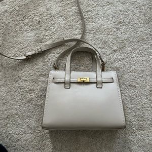 Small bag in white